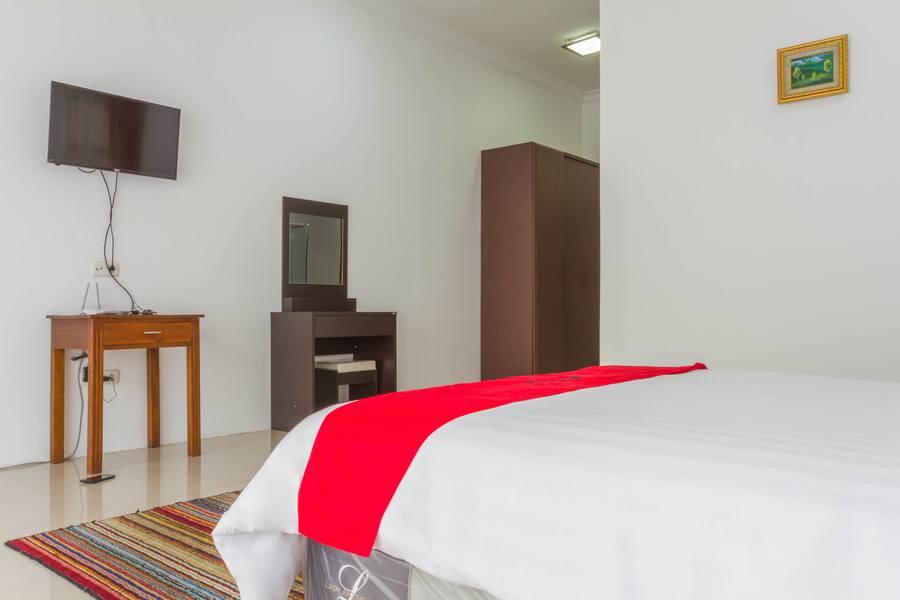 Reddoorz Near Jatinangor Town Square Otel Dış mekan fotoğraf