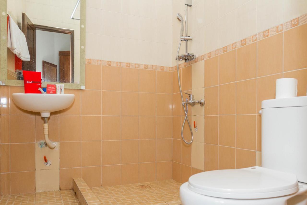 Reddoorz Near Jatinangor Town Square Otel Dış mekan fotoğraf