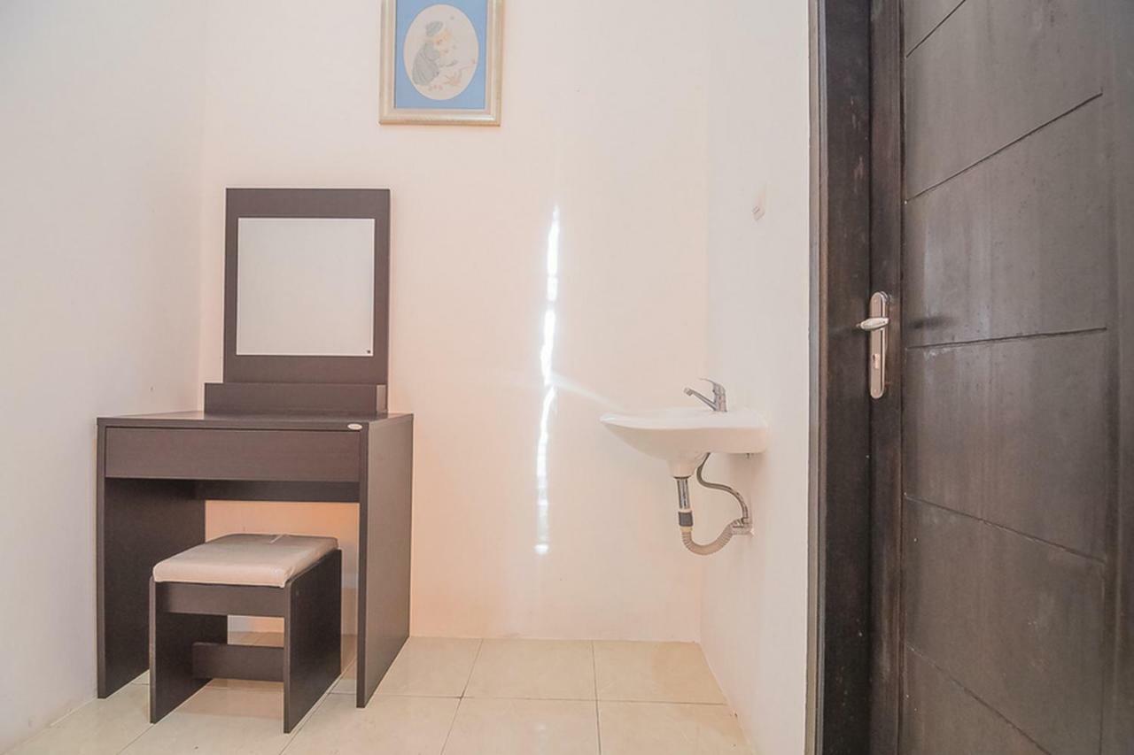 Reddoorz Near Jatinangor Town Square Otel Dış mekan fotoğraf