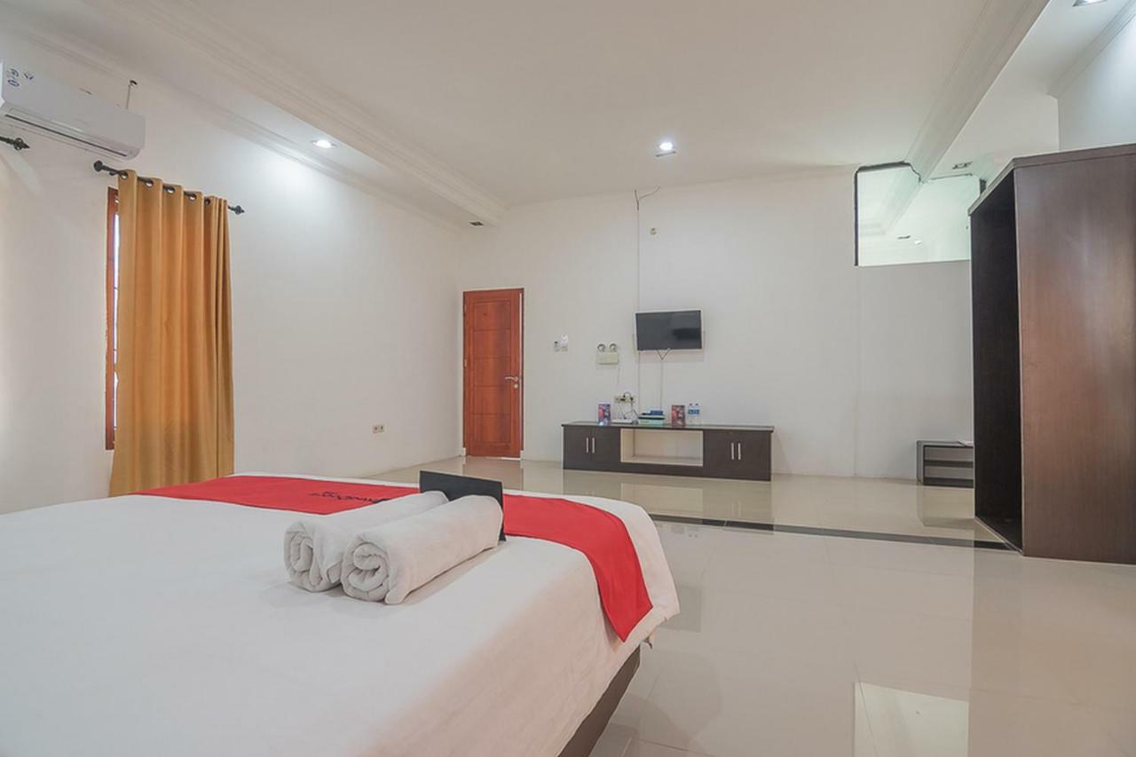 Reddoorz Near Jatinangor Town Square Otel Dış mekan fotoğraf