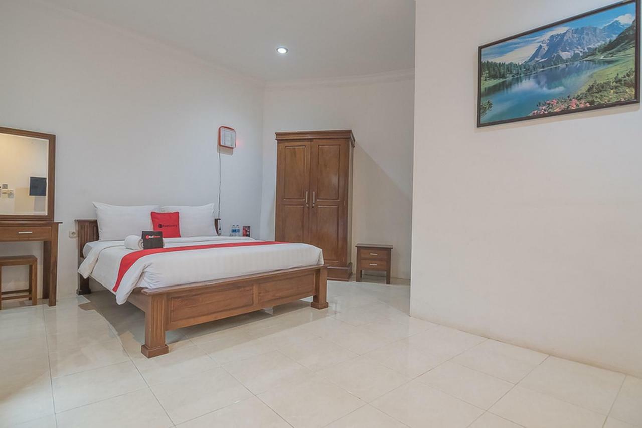 Reddoorz Near Jatinangor Town Square Otel Dış mekan fotoğraf