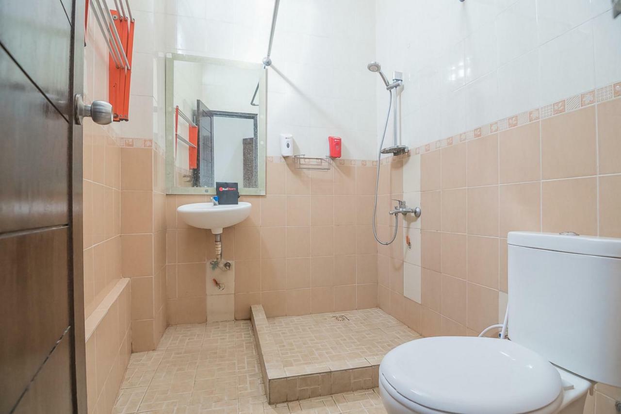 Reddoorz Near Jatinangor Town Square Otel Dış mekan fotoğraf