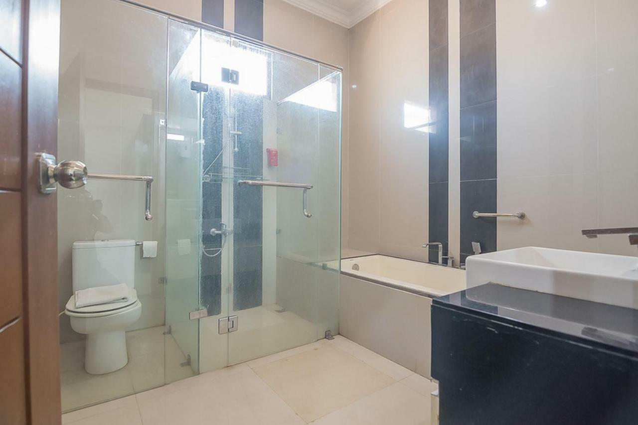 Reddoorz Near Jatinangor Town Square Otel Dış mekan fotoğraf